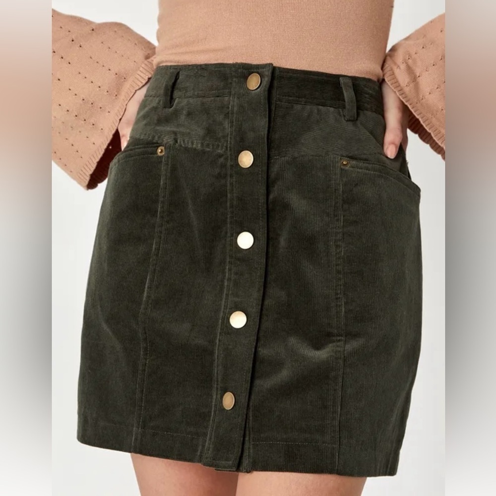 Lulus Olive green corduroy miniskirt with a charming feel
Lulus - Picture 2 of 10